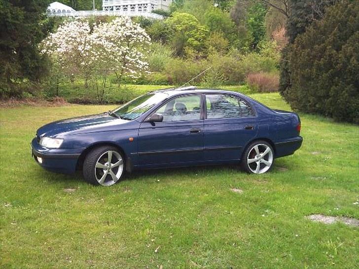 Toyota Carina E *Solgt* billede 2