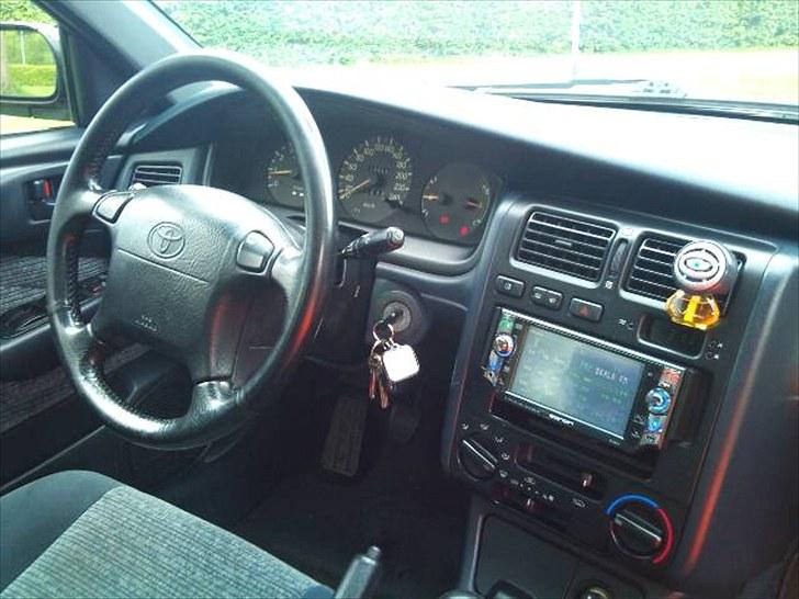 Toyota Carina E *Solgt* billede 13