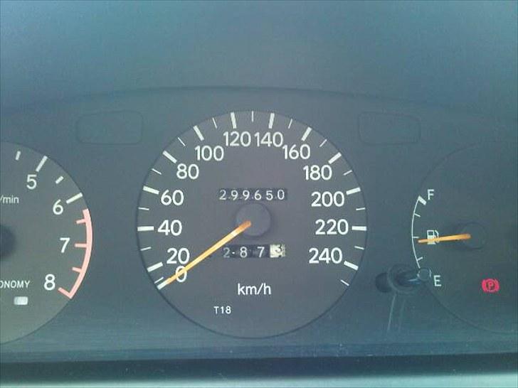 Toyota Carina E *Solgt* billede 18