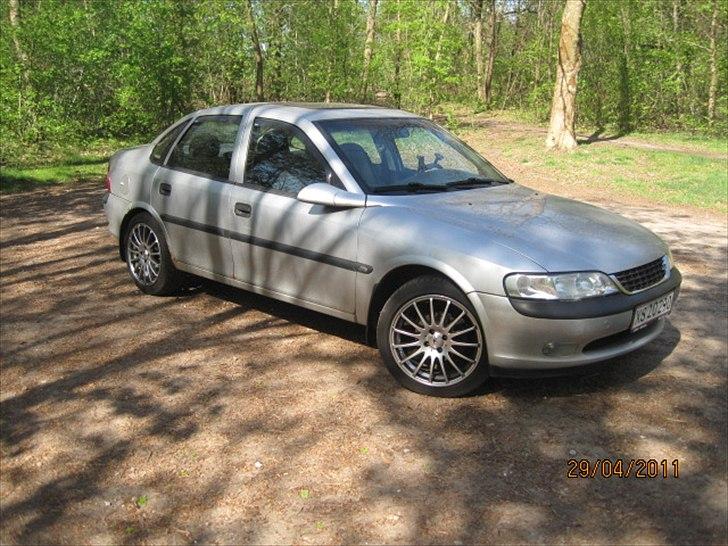 Opel Vectra B (Skrottet) - Nu med (næsten) nye 17" Aez Xylo fælge billede 3