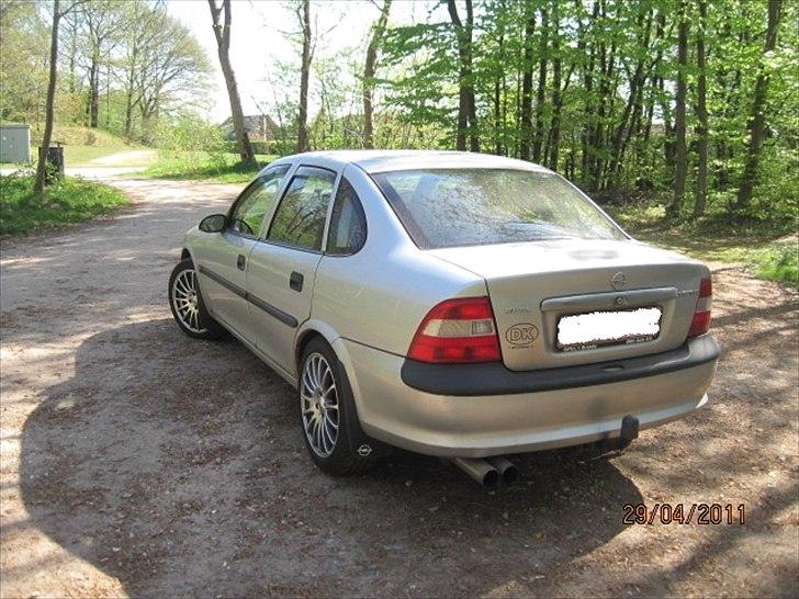 Opel Vectra B (Skrottet) - Nu med (næsten) nye 17" Aez Xylo fælge billede 5