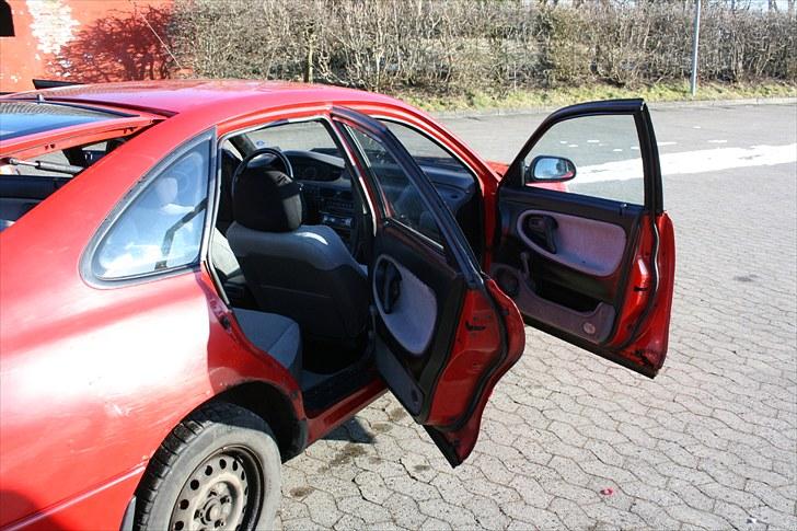 Mazda 626 CC skrottet ;(  billede 5