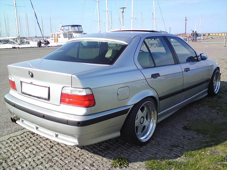 BMW e36 325i ( SOLGT ) billede 4