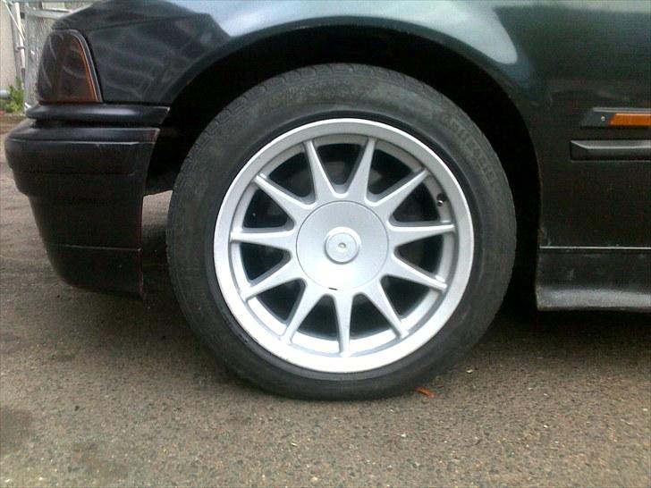 BMW 320i SOLGT billede 5