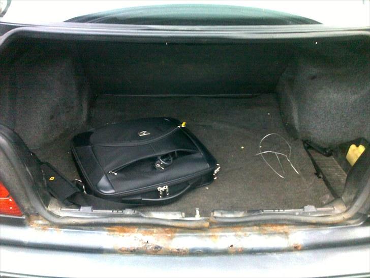 BMW 320i SOLGT billede 10