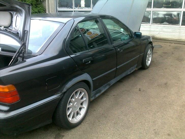 BMW 320i SOLGT billede 11