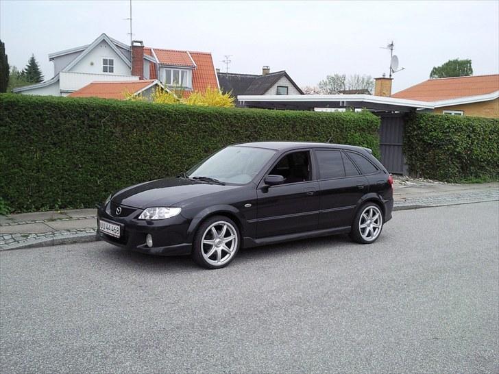 Mazda 323f billede 1