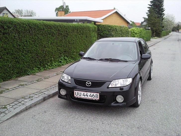 Mazda 323f billede 2