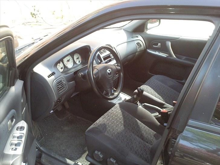 Mazda 323f billede 8