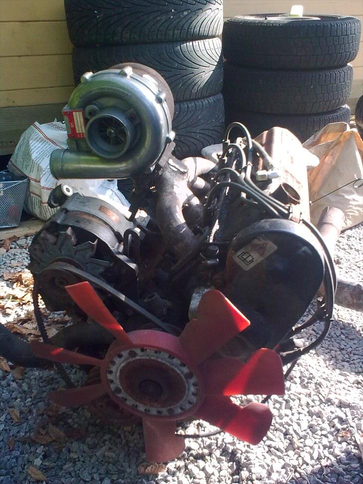 Ford Sierra 2,0 IS - bare lige for at se hvordan den så ud på motoren billede 13