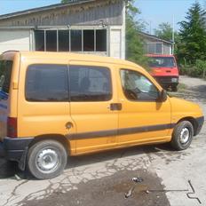Peugeot partner 1,9 d solgt