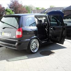Opel Zafira opc