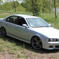 BMW E39 523i M5 look 