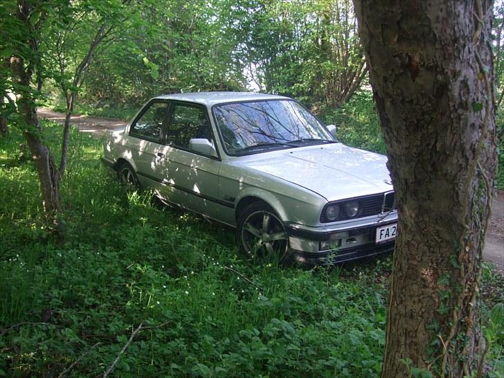 BMW 320 i solgt billede 4