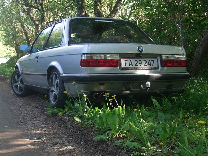 BMW 320 i solgt billede 6