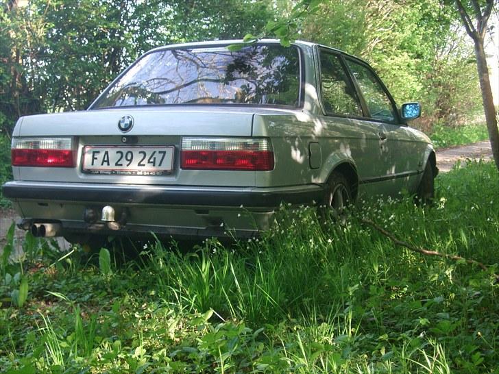 BMW 320 i solgt billede 8