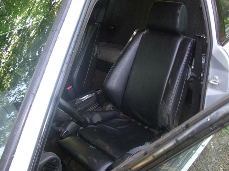 BMW 320 i solgt billede 10