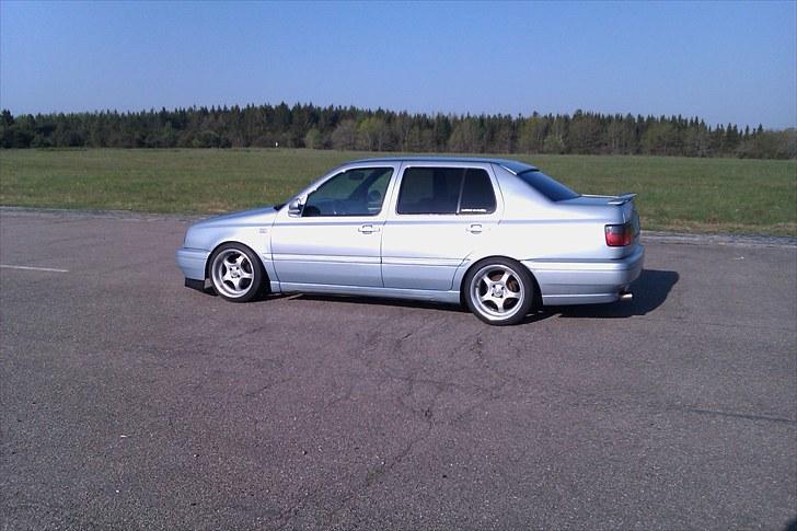 VW vento 1,8 SOLGT billede 3