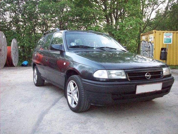 Opel Astra F Caravan Solgt! billede 2