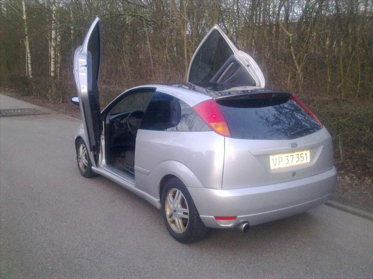 Ford Focus... SOLGT! billede 3