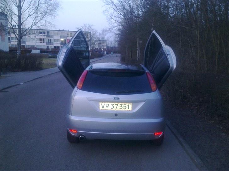 Ford Focus... SOLGT! billede 4
