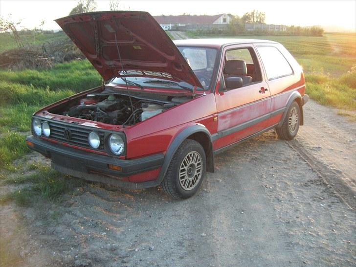 VW Golf Mk II GT 1.8 R.I.P - Der er da lidt med udseendet men det bliver da fedt at få skidtet lavet og lakeret :) billede 4