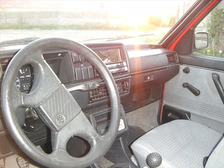 VW Golf Mk II GT 1.8 R.I.P - rigtig flot kabine, skal bare støvsuges, og sættes op på værelset til den dag den er færdig :D billede 5