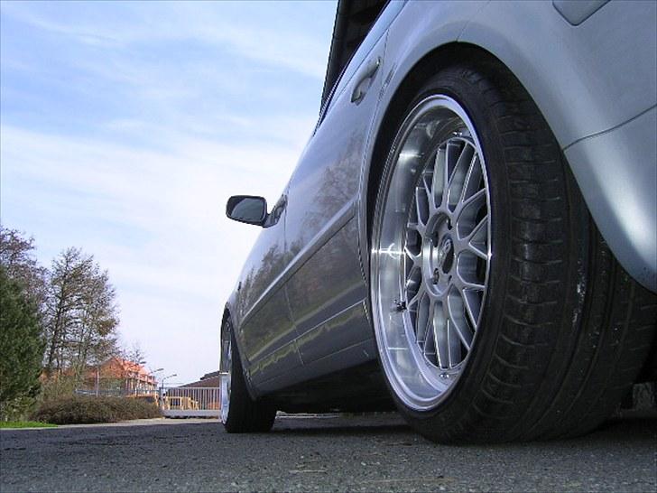 VW Passat 1,8T Highline (solgt) - 235/35-19" billede 7