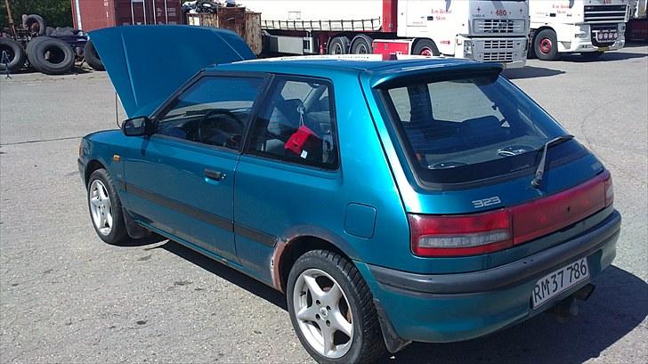 Mazda 323 BG SOLGT billede 1