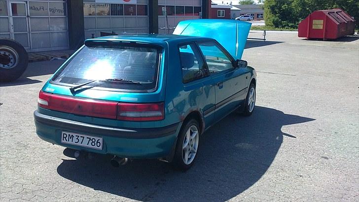 Mazda 323 BG SOLGT billede 2