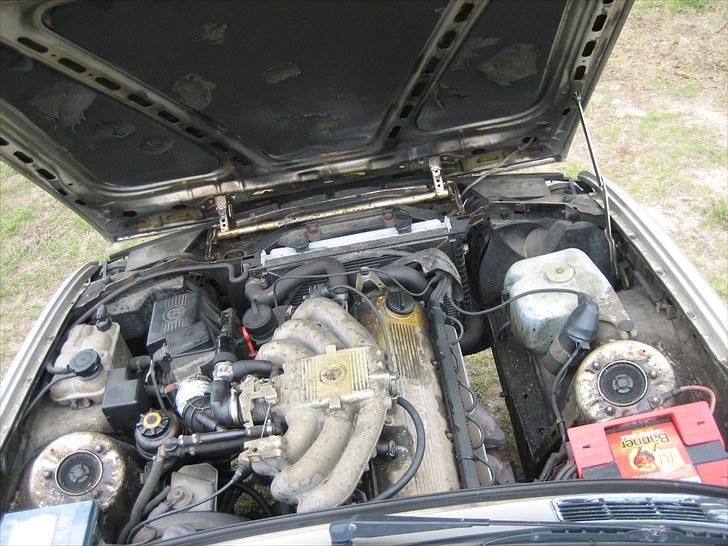 BMW E30 320i SOLGT billede 6