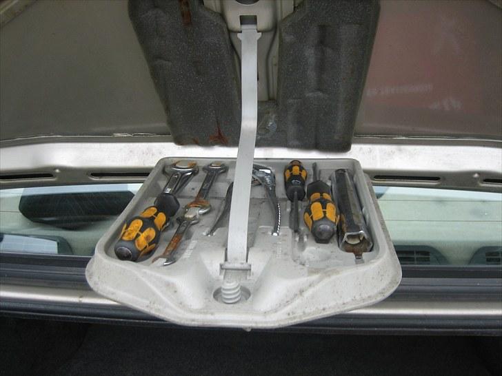 BMW E30 320i SOLGT billede 9