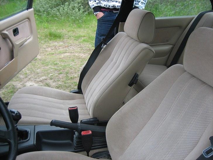 BMW E30 320i SOLGT billede 11