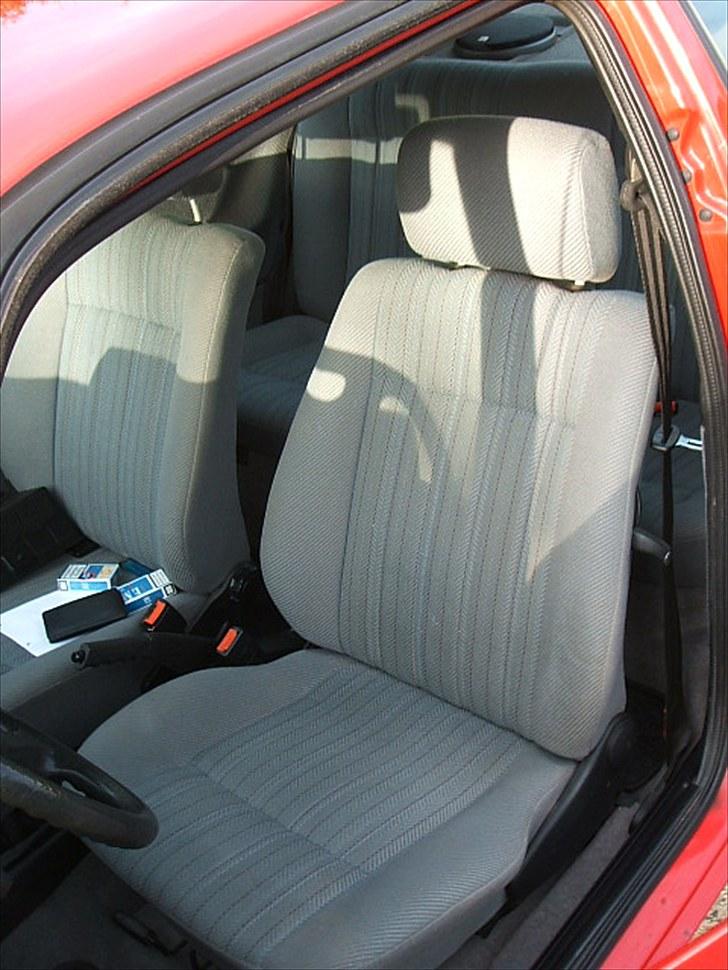 VW Golf 2 1,8 GL SOLGT - Kabinen er som ny billede 11