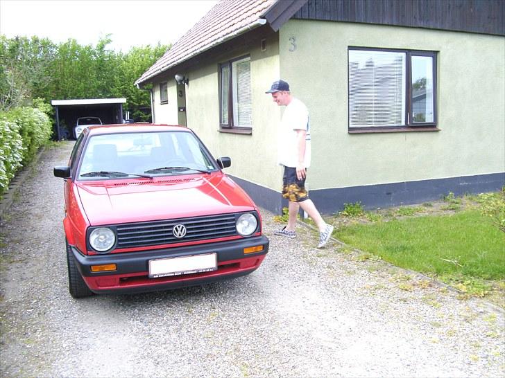 VW Golf 2 1,8 GL SOLGT - 23/5-2010 Øjeblikket jeg forelskede mig i Golfen, og bare SKULLE have den med hjem :o) billede 13