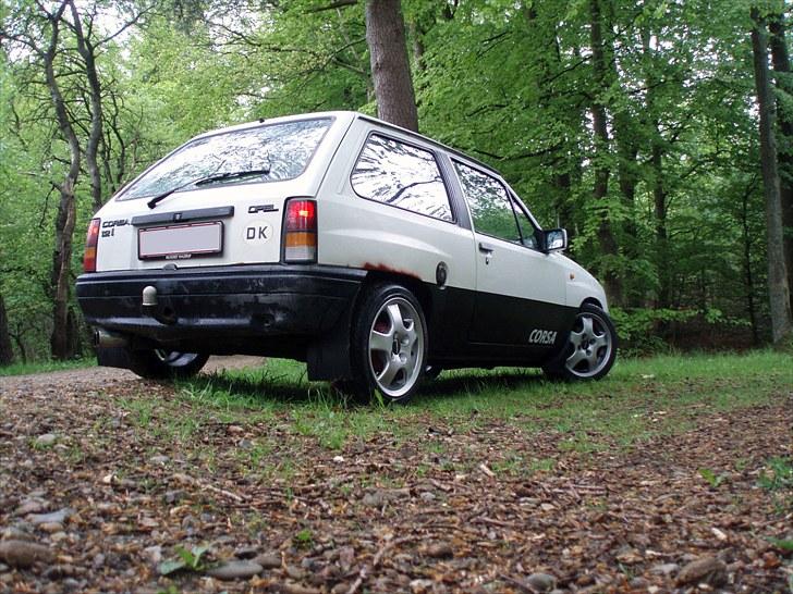Opel Corsa Swing solgt - Nu med VR6 underlæbe og "CORSA" hen af siden billede 14