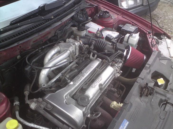 Mazda 323 BA Sedan GLX solgt billede 9