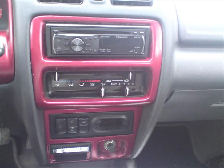 Mazda 323 BA Sedan GLX solgt billede 16