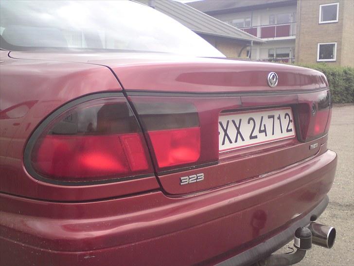 Mazda 323 BA Sedan GLX solgt billede 17