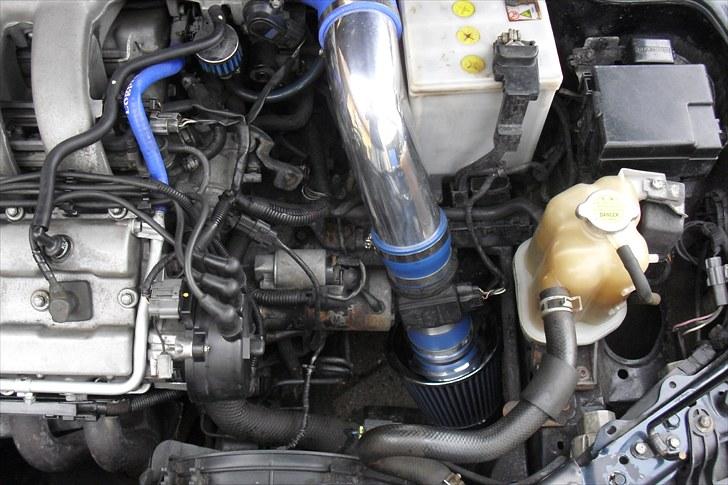 Mazda 323F GT V6 KLZE billede 6