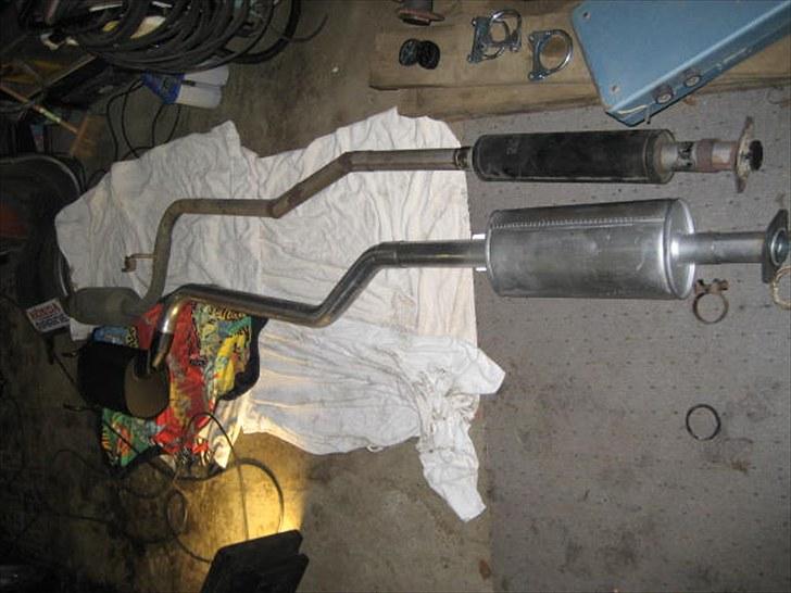 Toyota corolla - den gamle (øverst) og den nye udstødning. (nederst) billede 7