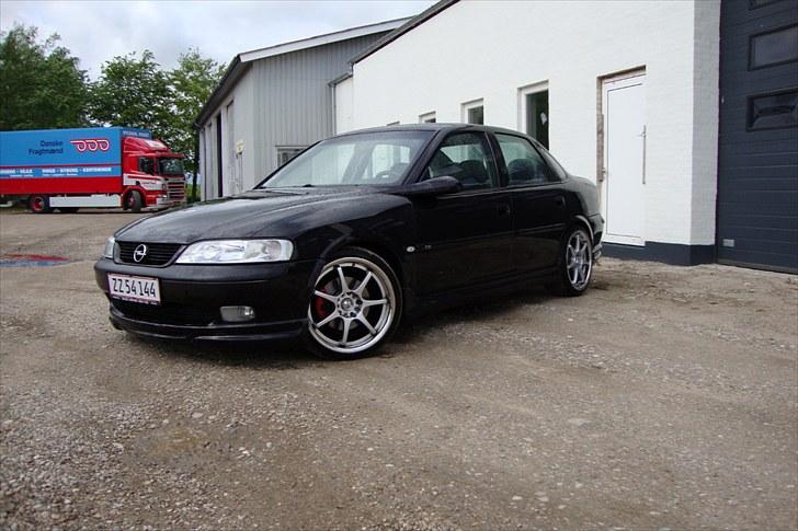 Opel Vectra B 2,5 V6 billede 2