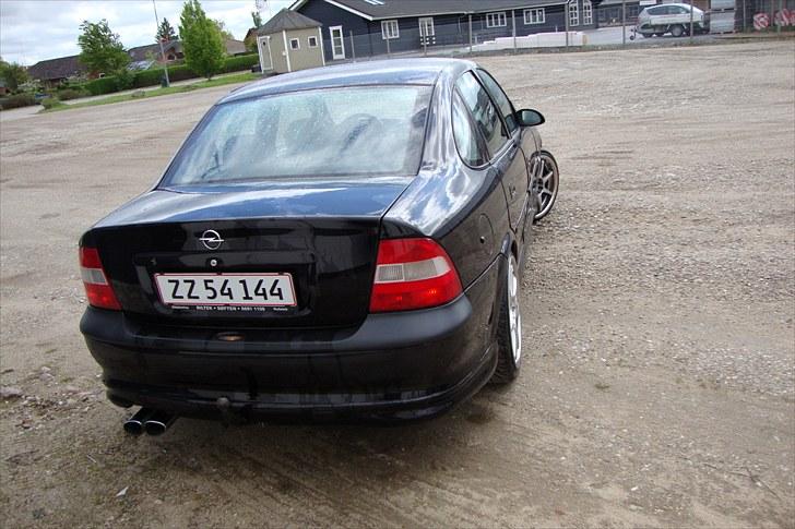 Opel Vectra B 2,5 V6 billede 4