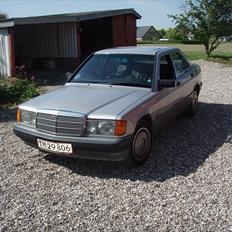 Mercedes Benz 190 E 2,6