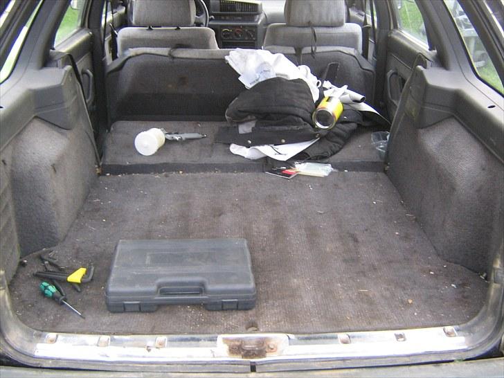 Peugeot 405 1,9D (arbejdshesten) billede 6