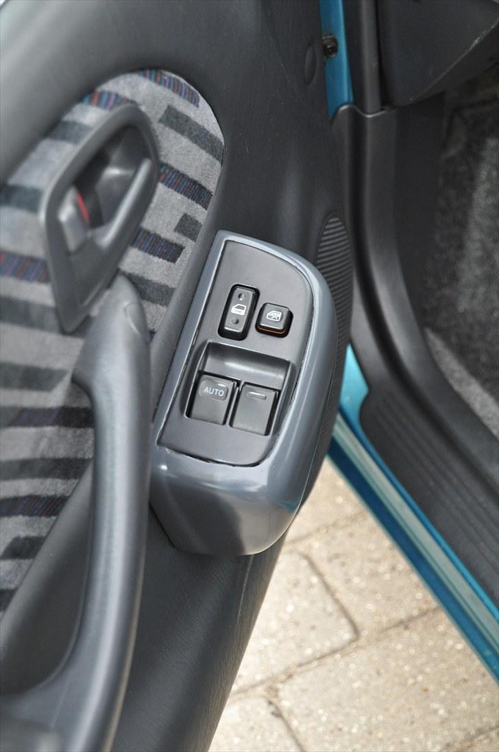 Toyota Corolla - Elektrisk rudehejs, føresæde billede 13