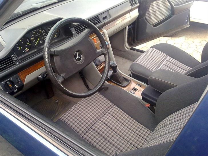 Mercedes Benz 260E (SOLGT) billede 5