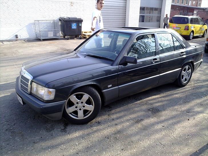 Mercedes Benz 190E 2,0 Totalskadet. billede 1
