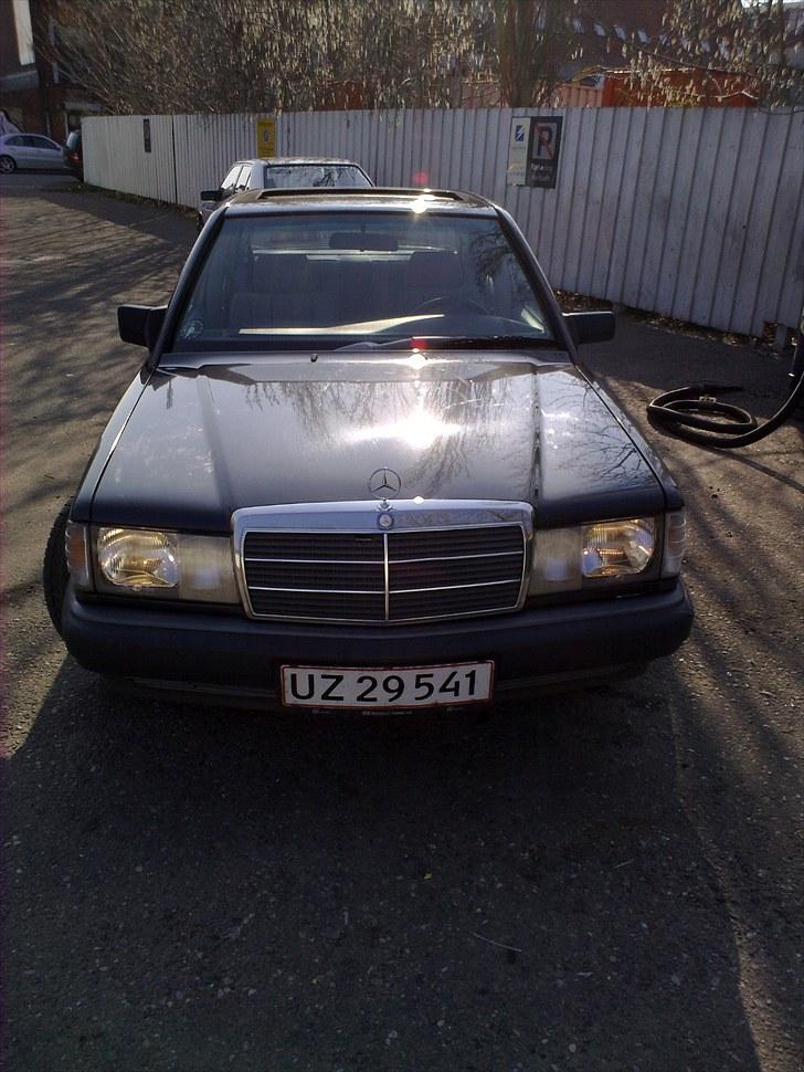 Mercedes Benz 190E 2,0 Totalskadet. billede 2