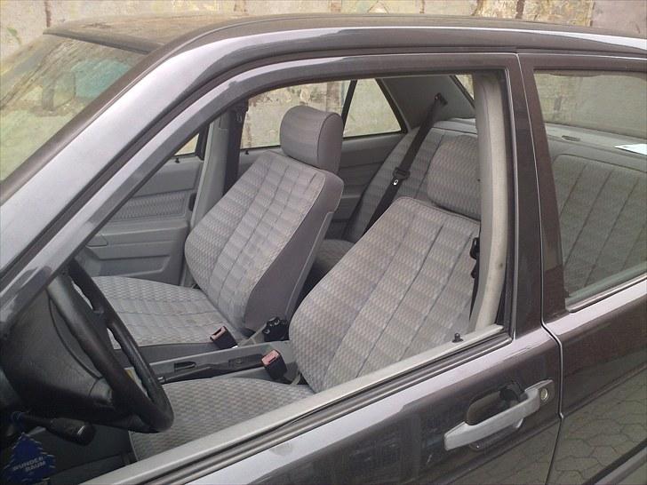 Mercedes Benz 190E 2,0 Totalskadet. billede 5